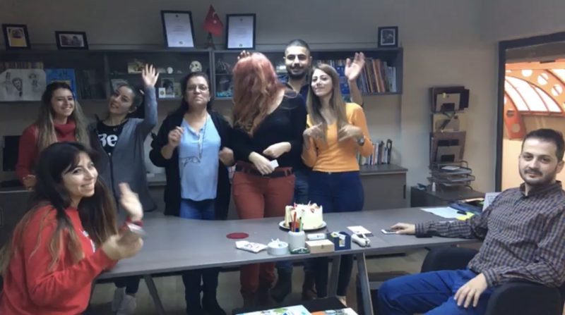 Ofiste ekip neşesi